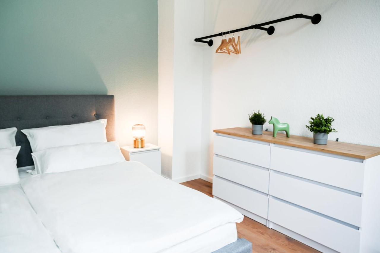 50Qm Apartment In Krefeld Zentral Gelegen Mit Hohen Decken - Beuys Apartments - Krefeld Buitenkant foto
