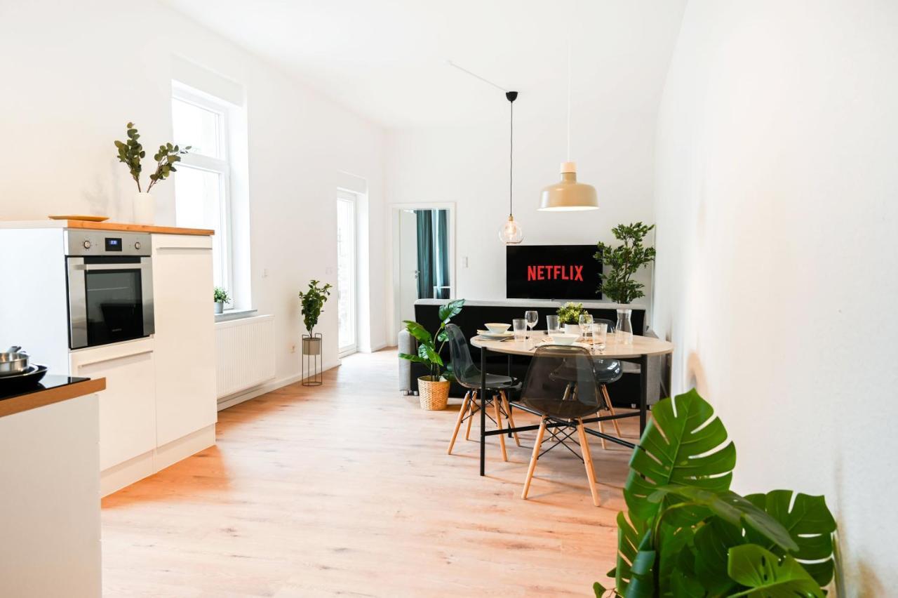 50Qm Apartment In Krefeld Zentral Gelegen Mit Hohen Decken - Beuys Apartments - Krefeld Buitenkant foto